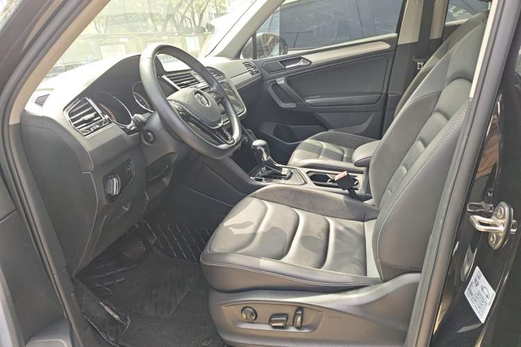 Used Volkswagen Tiguan L 2019 Updated Version 330TSI Automatic Two-Wheel Drive Panoramic Comfort Edition China VI Standard
