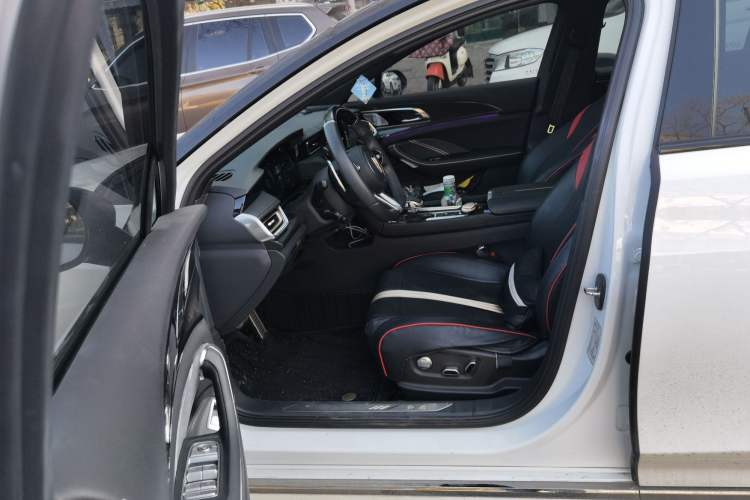 Used Hongqi H6 2023 2.0T ZhiShang Version