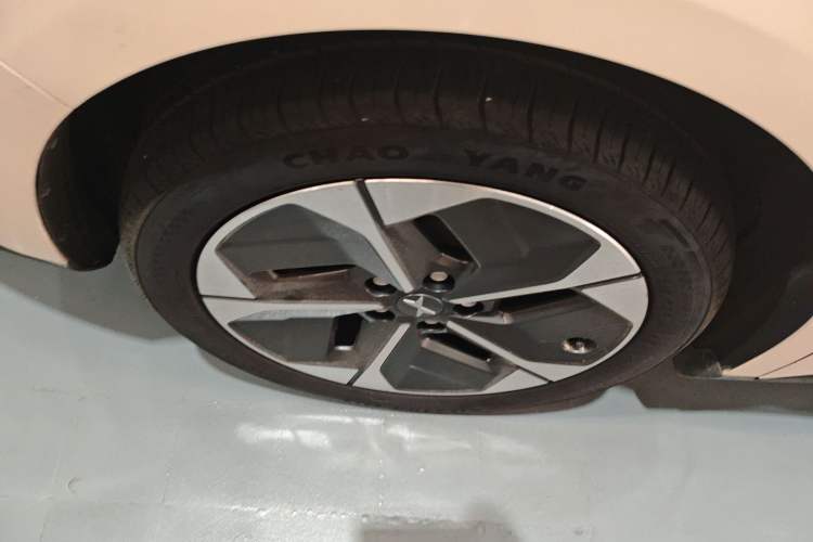 Used XPeng MONA M03 2024 620 with Ultra-Long Range Right Rear Wheel Hub