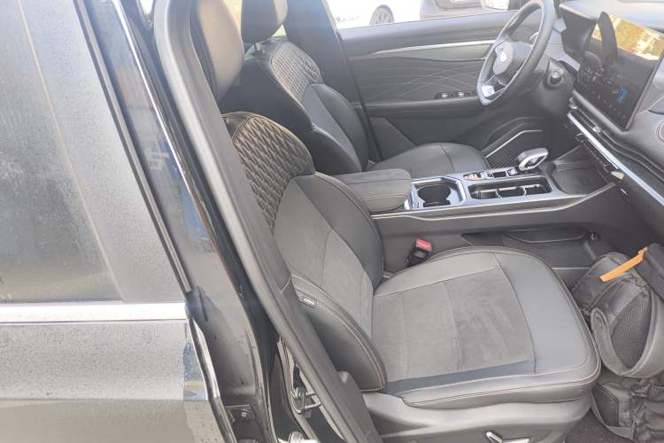 Used Geely Auto Haoyue L 2025 2.0T DCT Luxury Edition