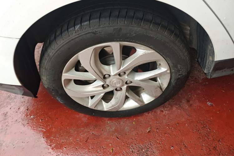 Used Buick Velite 6 2023 430km Range Commuter Version