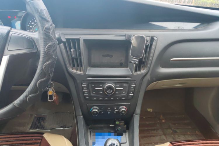 Used BAIC Senova D50 2014 1.5L manual standard version