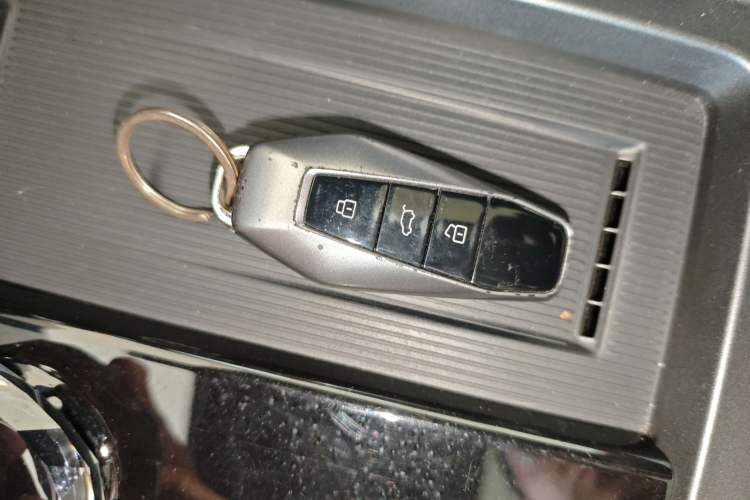 Used iCAR 03T 2024 501km Four-wheel Drive Long-Range Version Vehicle Key