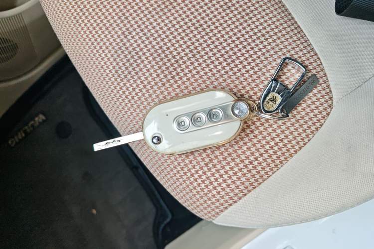 Used Wuling Hongguang MINIEV 2024 3rd Generation 215km Advanced Version
