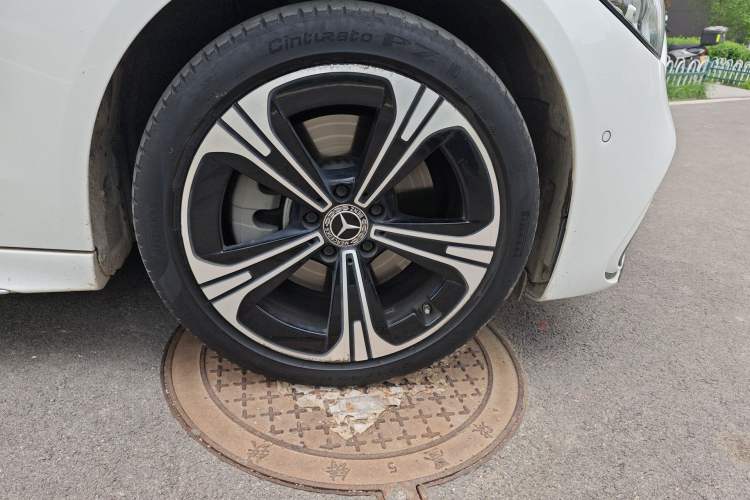 Used Mercedes-Benz C-Class 2022 C 260 L Obsidian Night Sport Edition Right Front Wheel Hub