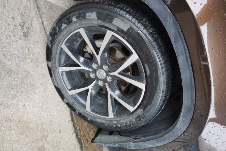 Used Brilliance V5 2014 1.5T Automatic Two-Wheel Drive Luxury Version