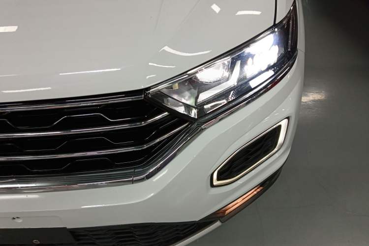 Used Volkswagen T-ROC 2018 280TSI DSG Two-Wheel-Drive Advanced Version China VI Standard
