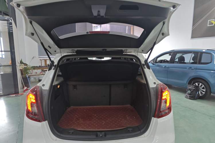 Used Buick Encore 2016 18T Automatic Two-Wheel Drive Urban Elite Model
