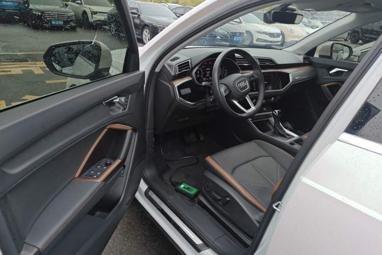 Used Audi Q3 2020 35 TFSI Fashionable and Elegant Model Driver Seat