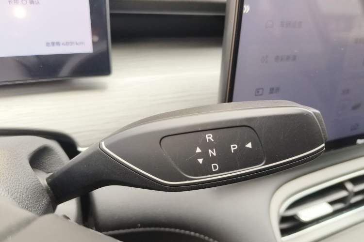 Used Chery Fengyun T8 2025 1.5T 130 km Luxury Edition 5-Seater Gear Lever