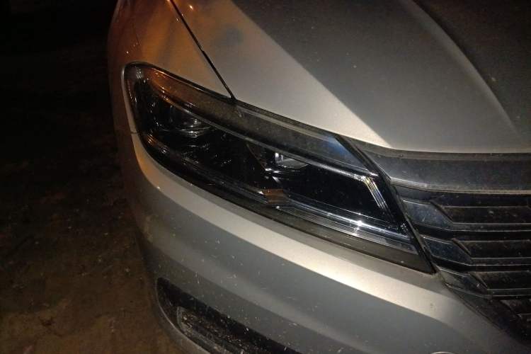 Used Volkswagen Lavida 2018 1.5L Automatic Comfort Edition China V Standard Right Front Headlight