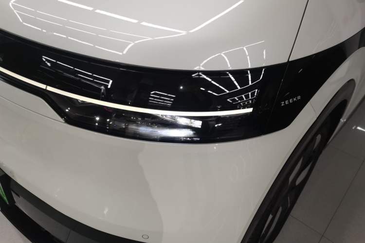 Used Zeekr MIX 2025 Intelligent Driving Version

