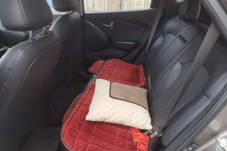 Used Hyundai ix35 2013 2.0L Automatic Two-Wheel Drive Smart GLS China IV Standard Interior 4