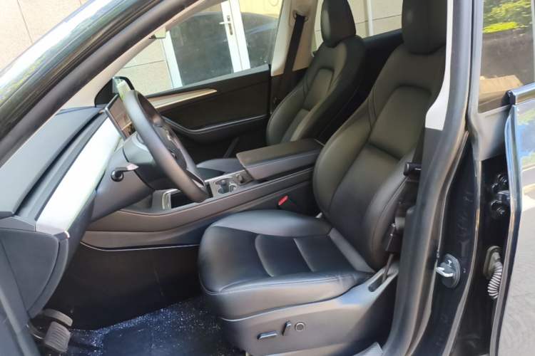 Used Tesla Model Y 2024 Long-Range All-Wheel-Drive Version
