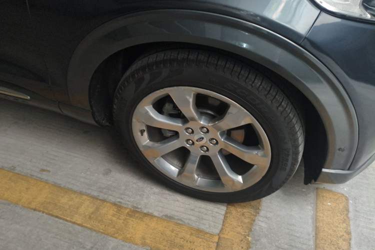 Used Ford Explorer 2020 EcoBoost 285 4x4 Platinum Edition 7-Seater Right Front Wheel Hub