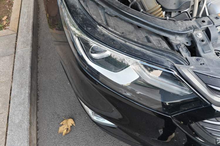 Used Chevrolet Equinox 2018 RS 550T Automatic All-Wheel-Drive Boundary Edition Right Front Headlight