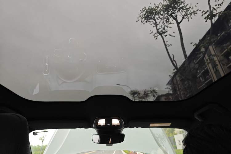 Used Volvo C40 2022 Long-Range Version Headliner