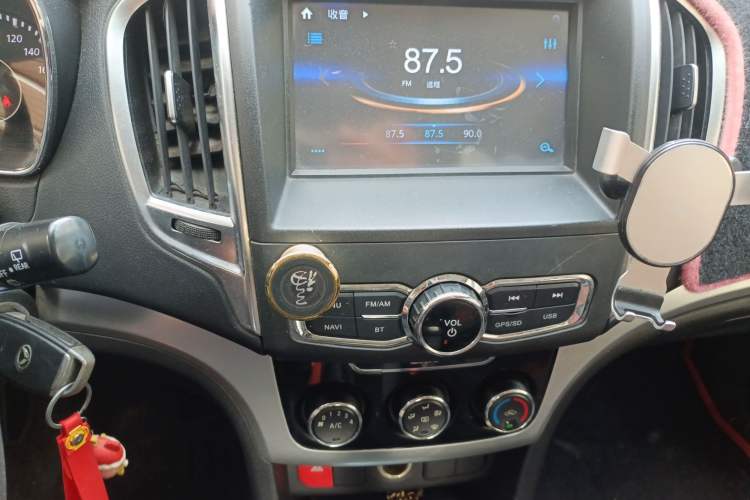 Used HYOSOW H3 2015 1.5L manual luxury version
