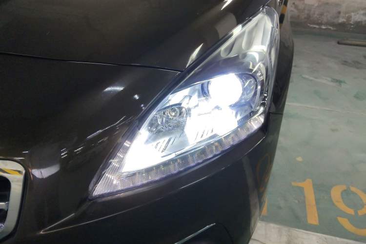 Used Peugeot 3008 2013 2.0L Automatic Trend Edition Left Front Headlight