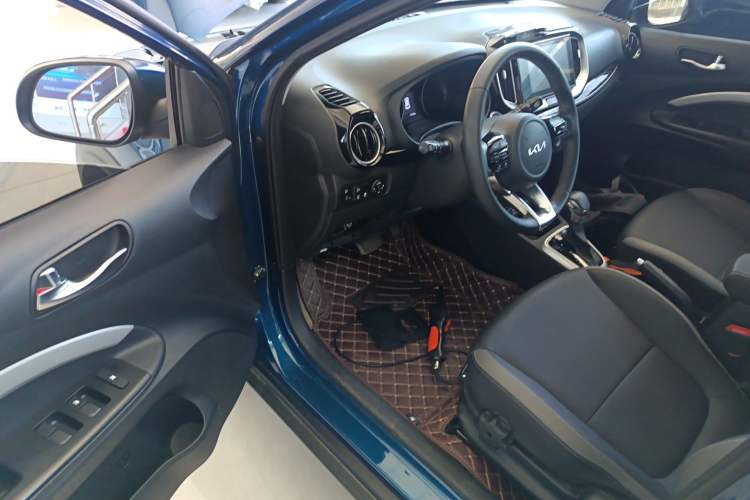 Used Kia kx1 Stonic 2021 1.4L CVT Fun Edition Driver Seat