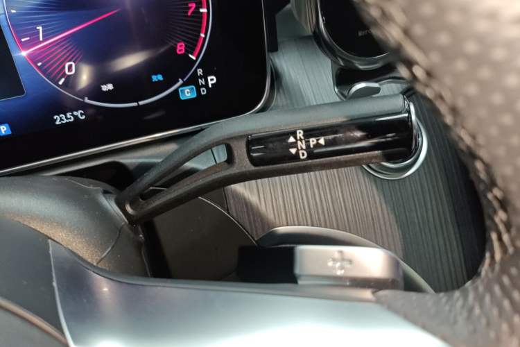 Used Mercedes-Benz C-Class 2024 Facelift C 260 L Night Edition Sport Version Gear Lever