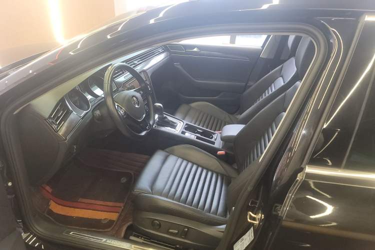 Used Volkswagen Magotan 2019 330TSI DSG Leading Model China VI Standard Left Front Seat