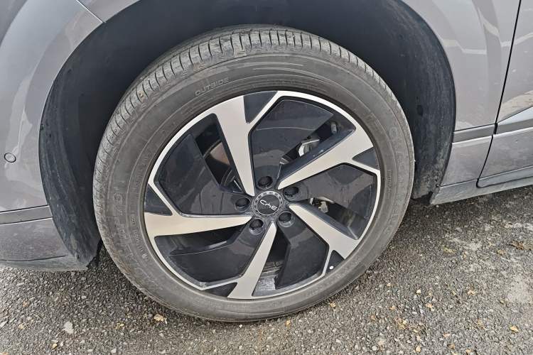 Used BYD Sealion 06 New Energy 2025 Model EV 605 Navigation Plus Edition Left Front Wheel Hub