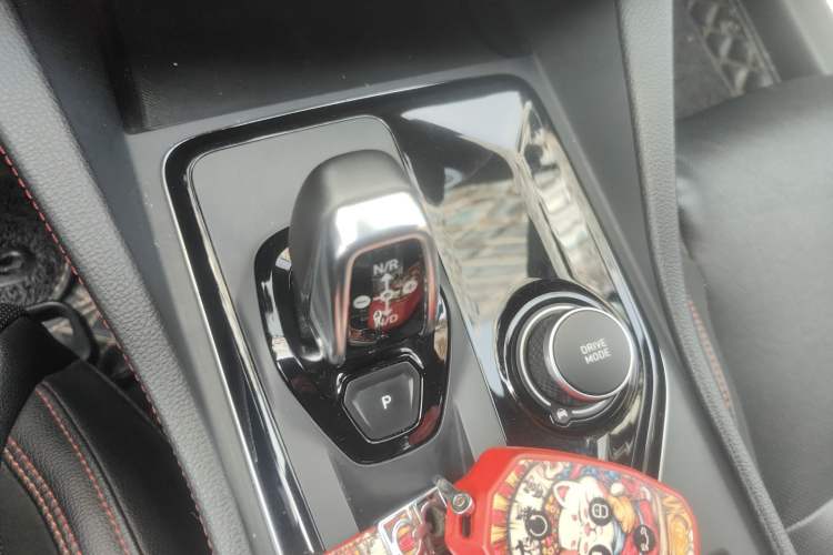 Used Lynk & Co 03 2020 1.5TD DCT Sport Edition Gear Lever