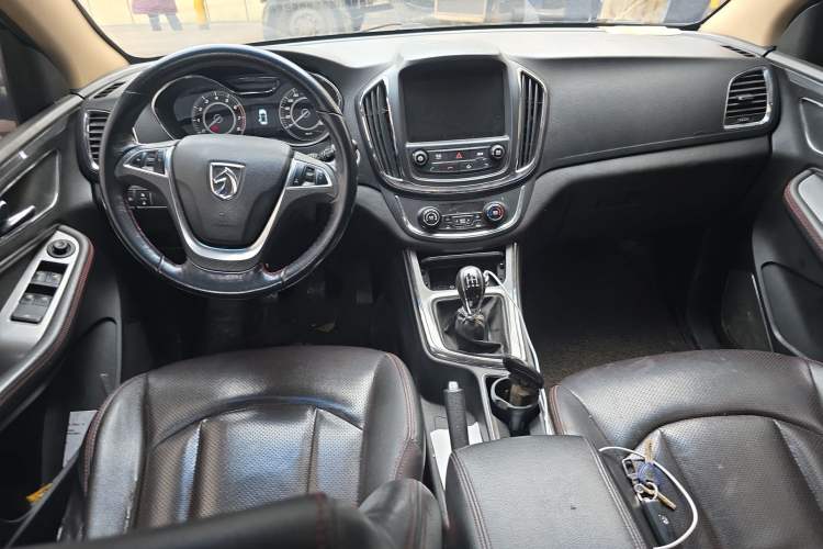 Used Baojun 560 2015 1.8L manual luxury version