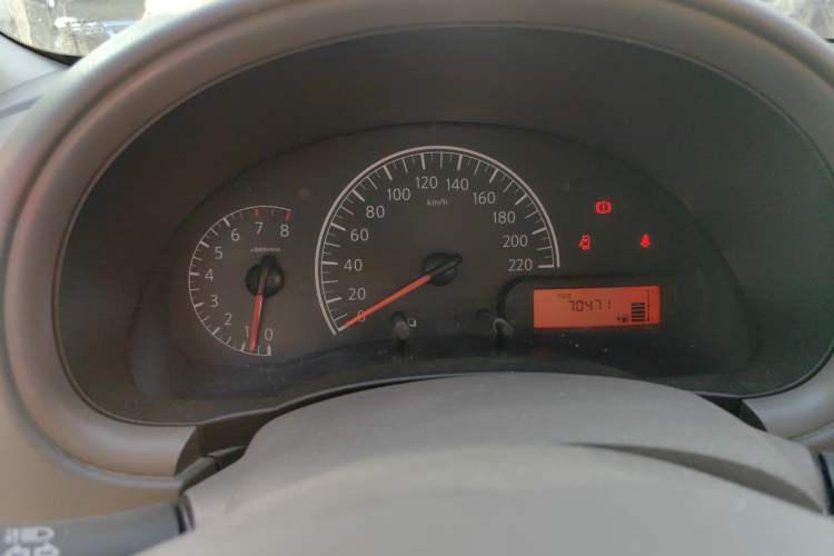 Used Nissan Sunny 2015 1.5XE Manual Comfort Edition Instrument Cluster