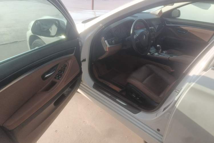Used BMW 5 Series 2014 520Li Elegant Model
