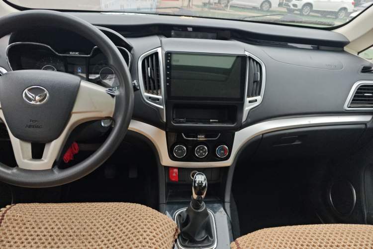 Used HYOSOW H3 2015 1.5L manual Comfort trim level