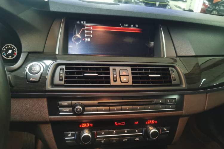 Used BMW 5 Series 2017 525Li Luxury Design Package Audio And AC Panel