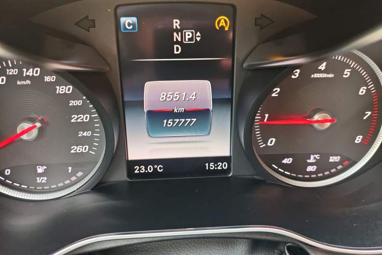 Used Mercedes-Benz C-Class 2015 C 200 L Sport Edition Odometer Close Up