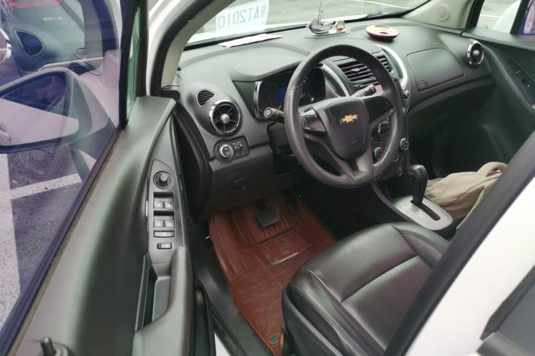 Used Chevrolet Trax 2016 1.4T Automatic Two-Wheel Drive Comfort Version with Sunroof Driver Seat