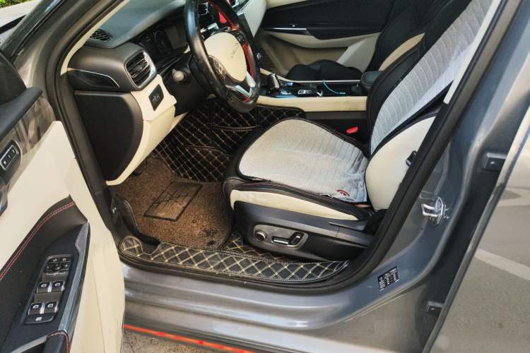 Used Lynk & Co 02 2018 1.5T DCT Two-Wheel Drive Zhaopu Version China V Standard
