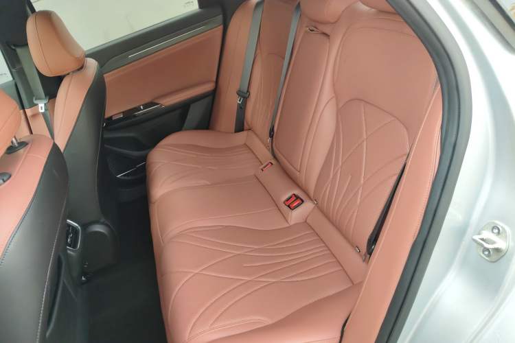 Used Geely Galaxy L6 2025 EM-i 140km Starship Edition