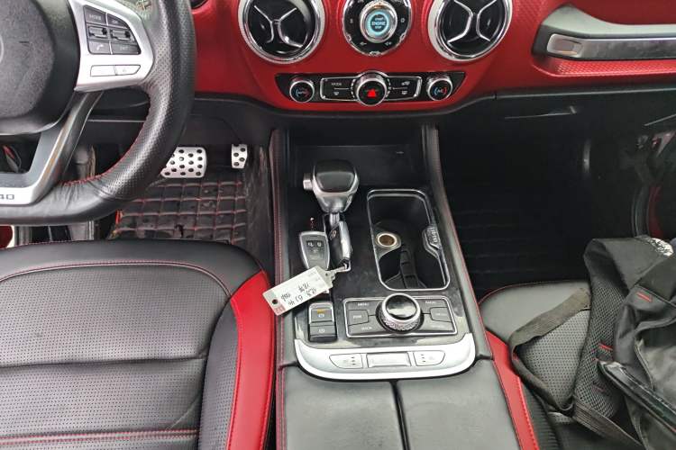 Used BAIC Off-Road BJ40 2018 PLUS 2.3T Automatic Four-Wheel Drive Flagship Version China V Emission Standard
