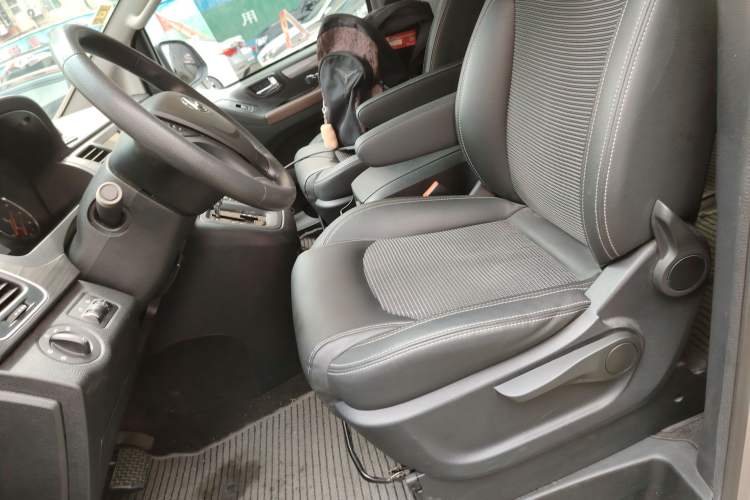 Used SAIC MAXUS G10 2016 2.0T Automatic Elite Edition
