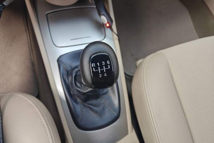 Used Buick Excelle 2013 1.5L Manual Classic Model