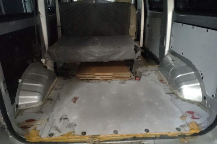 Used CHANGAN KAICHENG Ruixing EM60 2025 Passenger Version Comfort Edition 6 Seats 300 km Range Side-Hinged Doors Trunk