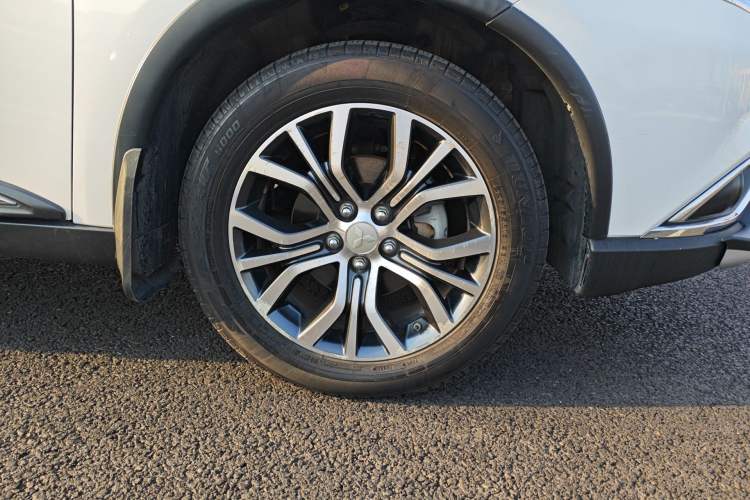 Used Mitsubishi Outlander 2018 2.4L 4x4 Elite Edition 5 Seats