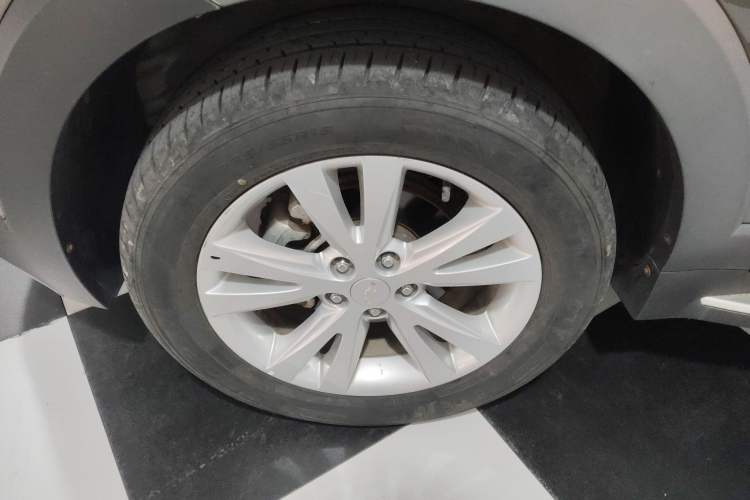 Used Chevrolet Captiva 2015 2.4L 4x4 Flagship Edition 7-Seater
