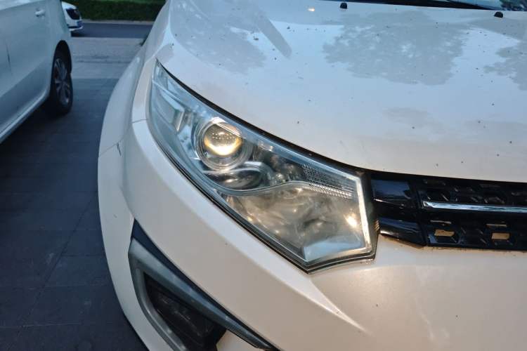 Used JMC Yusheng S330 2016 1.5L GTDi Automatic Two-Wheel Drive Prestige Edition Right Front Headlight