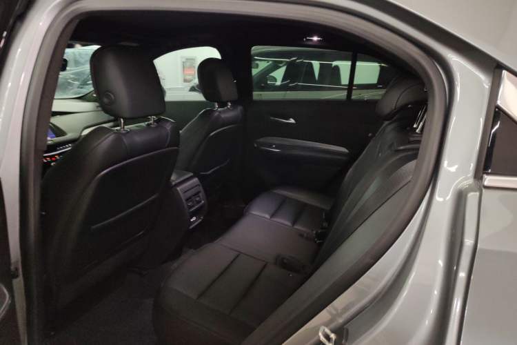 Used Cadillac XT4 2022 28T Two-Wheel-Drive Luxury Version