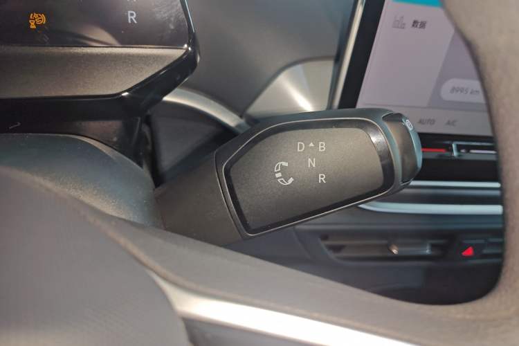 Used Volkswagen ID.4 CROZZ 2025 Pure Edition Gear Lever