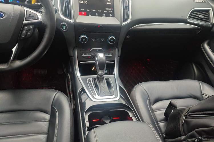 Used Ford Edge 2016 EcoBoost 245 Two-Wheel-Drive Titanium 7-Seater