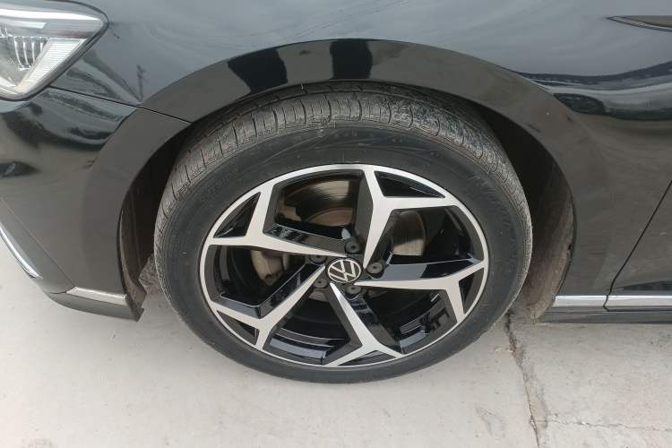 Used Volkswagen Magotan 2023 2 Million Units Limited Edition 330TSI DSG Leading Version