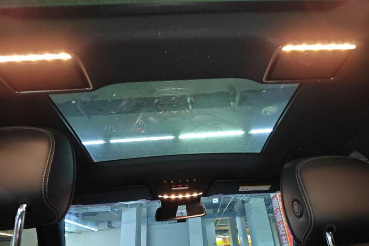 Used Mercedes-Benz GLC 2019 Refreshed GLC 300 L 4MATIC Dynamic Edition
