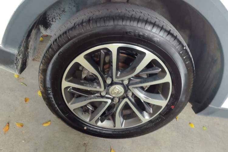 Used Baojun 730 2019 1.5T CVT Fashion Model 7 Seats China VI Emission Standard Exterior 3